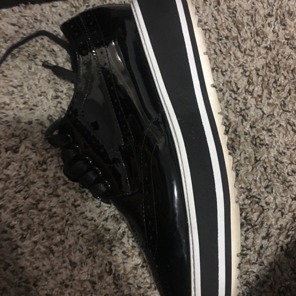 Prada Shoes - Picture 5 of 5